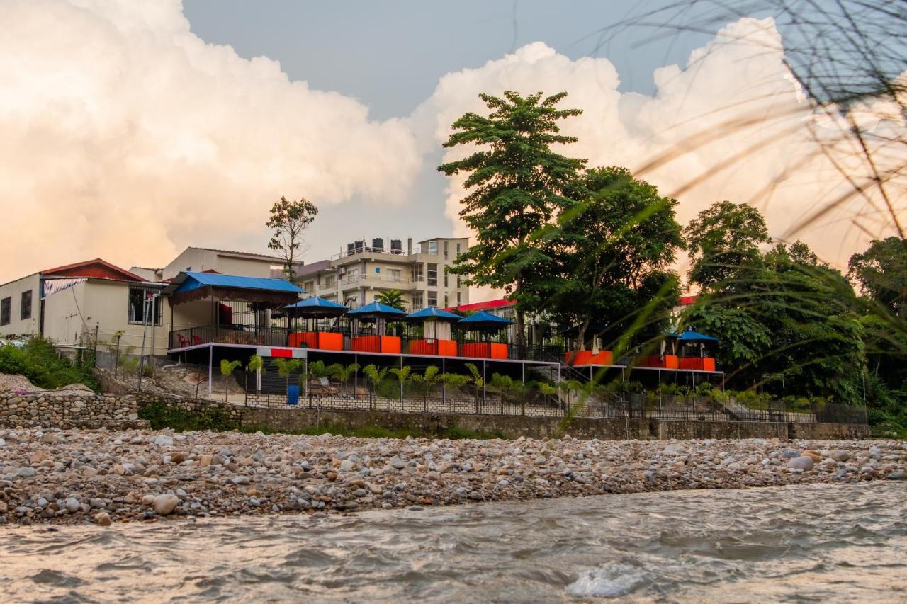 Quick 20 Riverside Hotel Amlekhganj Exterior foto